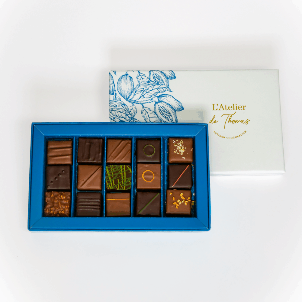 Petite boîte de 110 g de chocolats assortis artisanaux de L’Atelier de Thomas.