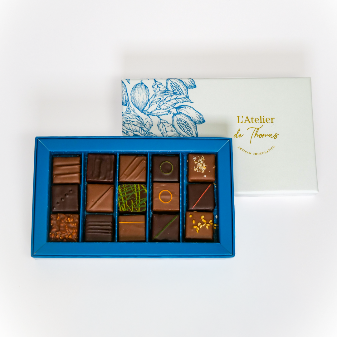 Petite boîte de 110 g de chocolats assortis artisanaux de L’Atelier de Thomas.
